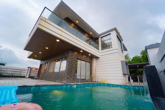 Cabana Luxury Palace Villa Lonavala Exteriör bild